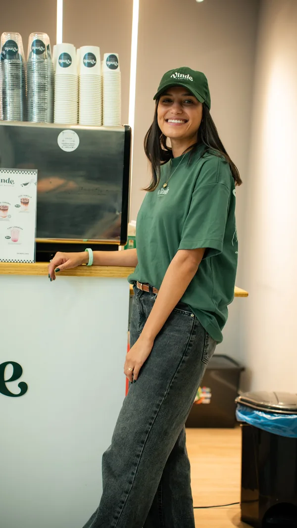 Giovanna, cofundadora da Vinde Café