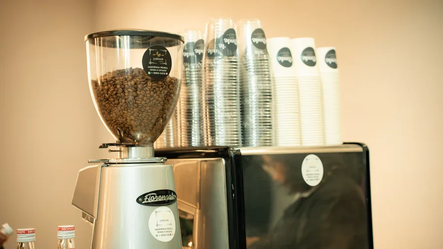 Detalhe do moedor de café profissional